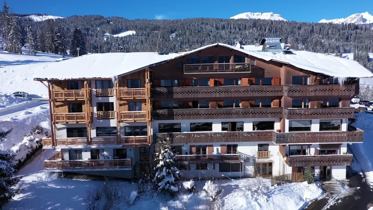 6501b2e3e3333dfe605d6dd0_Composition 1 (1) (1) (2) (1)-poster-00001