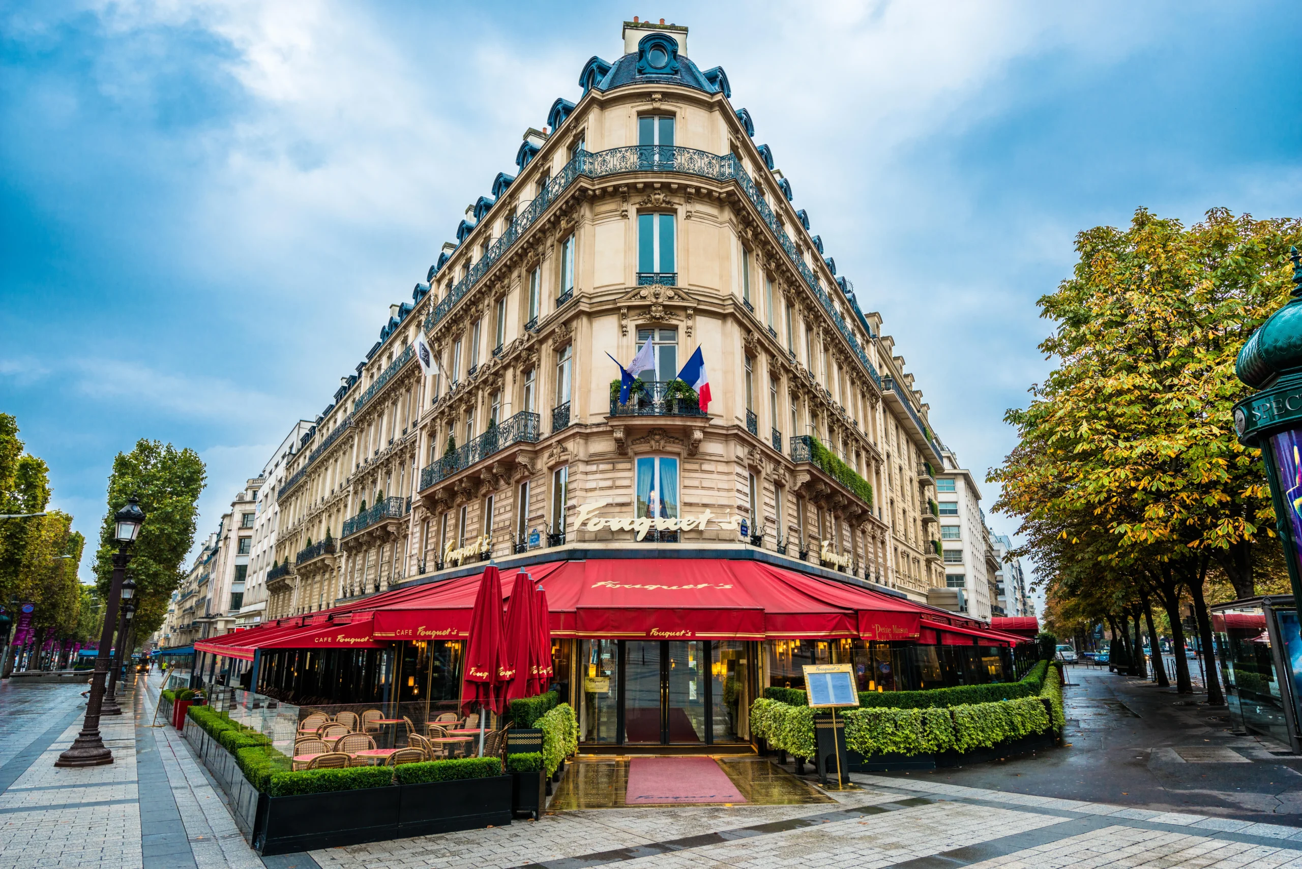 Fouquet's Restaurant, Champs Elysees, Paris_E8NA36