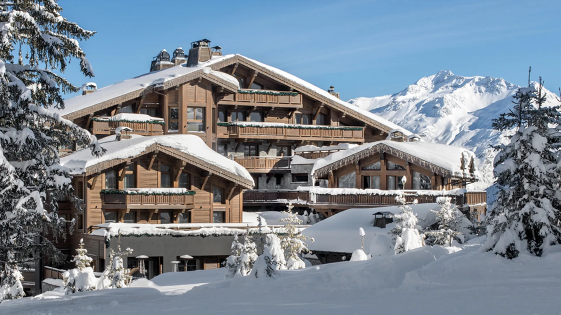 winter-exterior-fouquets-courchevel-december-2025-pr-global